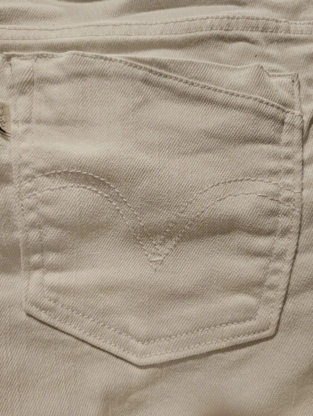 Levi's Classic Women's Bermuda Jean Shorts, White - Size 10